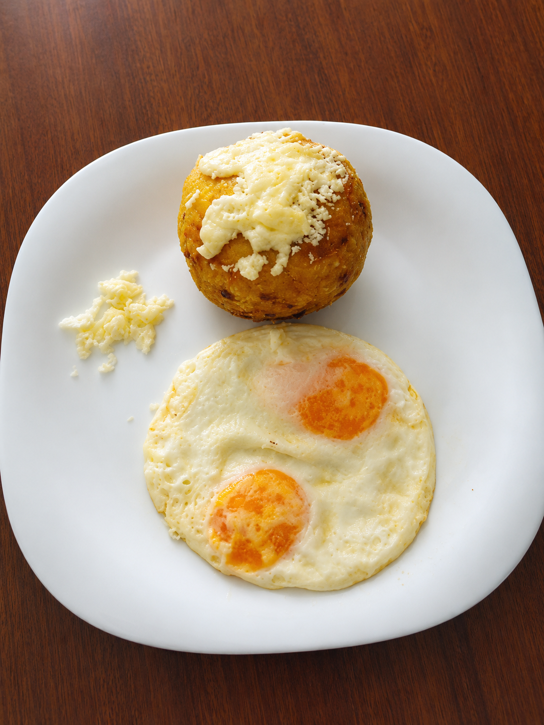 Bolón de queso con queso chicloso