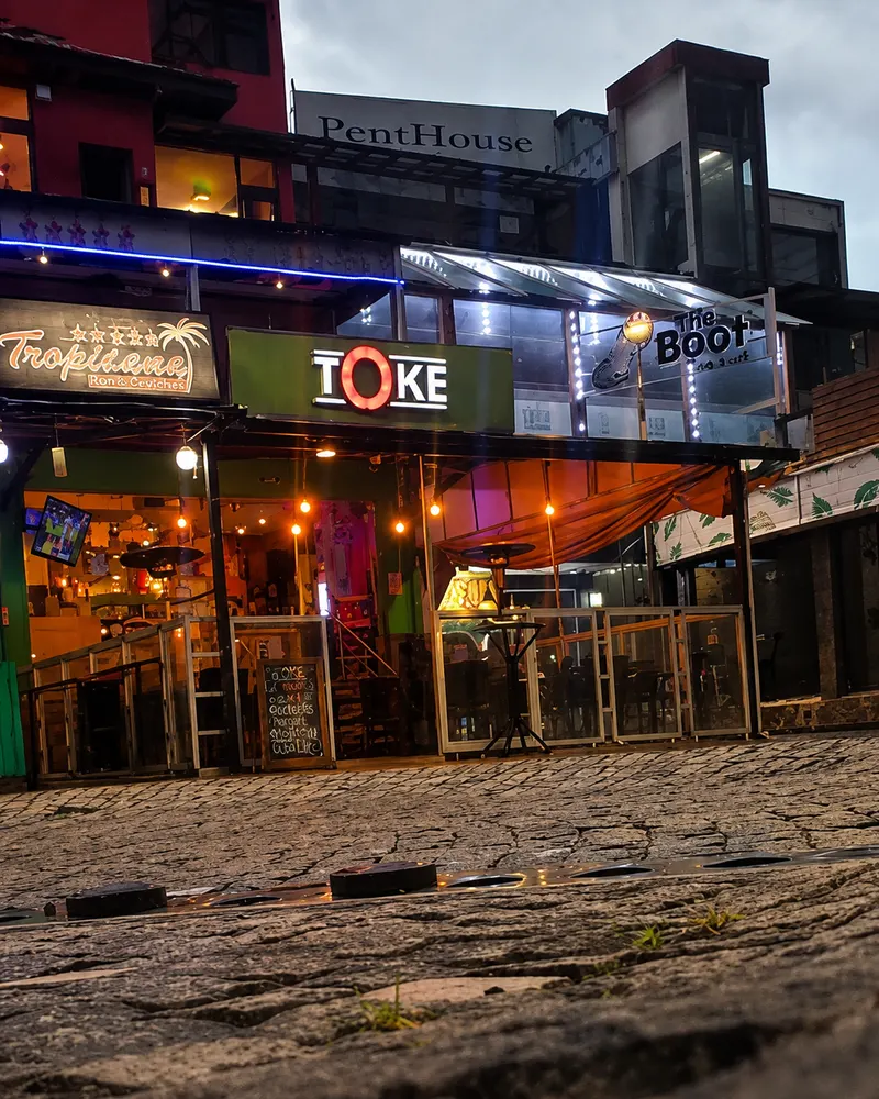 Fachada de Toke Bar & Creams
